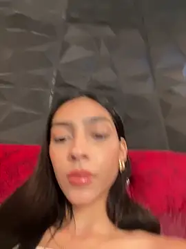 Snapshot of Ema_azel chatting on February 28, 2025, 1:47 pm Ema azel online show from February 28, 2025, 1:47 pm