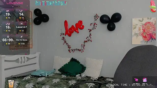 Snapshot of Crystal_Chris chatting on February 26, 2025, 3:08 pm Crystal Chris online show from February 26, 2025, 3:08 pm