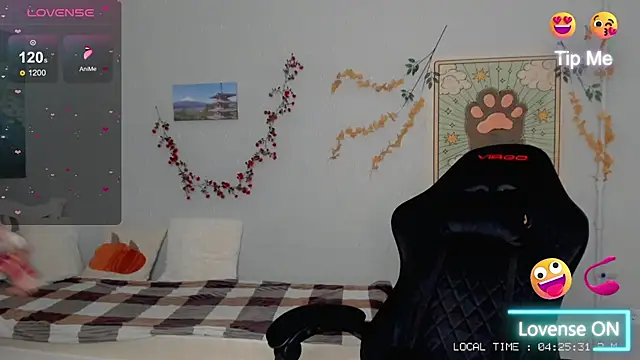 Snapshot of Crystal_Chris chatting on November 28, 2025, 2:20 pm Crystal Chris online show from November 28, 2025, 2:20 pm