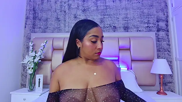 KateVenegas online show from January 26, 2025, 2:52 pm