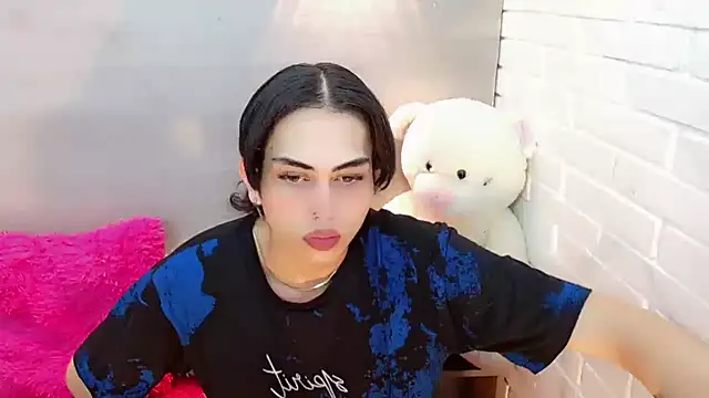 Daniela Pink  online show from November 12, 2025, 7:35 pm