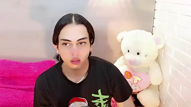 Daniela Pink  online show from November 14, 2025, 7:45 pm