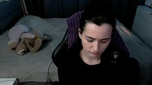 KiraYammy online show from March 4, 2026, 10:49 pm