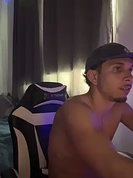 privpunhetinha01 online show from September 10, 2025, 5:13 pm