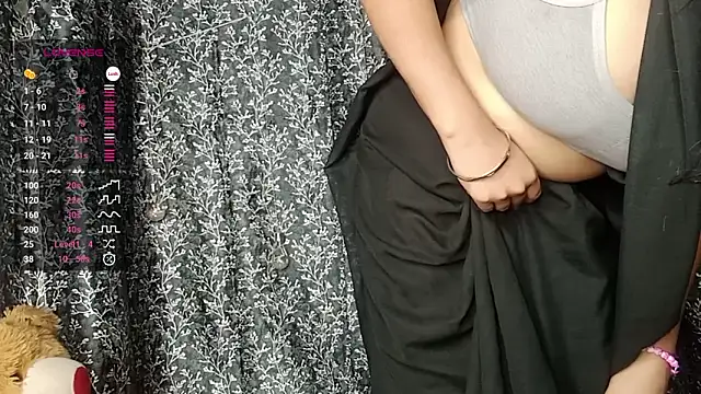 Snapshot of shuhana_ chatting on December 23, 2024, 3:18 am shuhana online show from December 23, 2024, 3:18 am