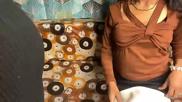 Snapshot of shuhana_ chatting on January 9, 2026, 5:10 am shuhana online show from January 9, 2026, 5:10 am