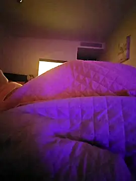 aubade246 online show from February 19, 2025, 10:53 pm