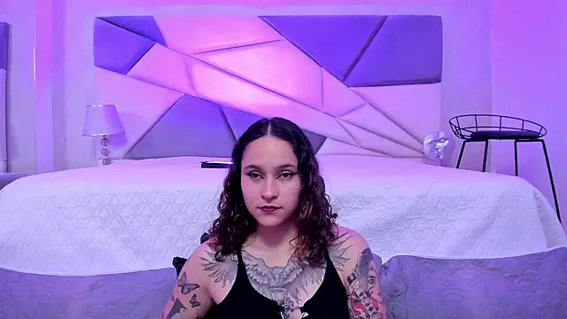 AnnyThompson  online show from January 26, 2025, 12:58 am