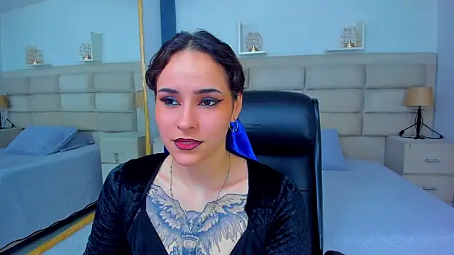 AnnyThompson  online show from October 24, 2025, 9:22 pm