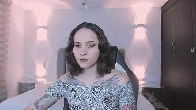 AnnyThompson  online show from January 8, 2026, 9:17 pm