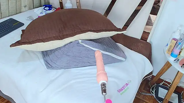 Zoe Curvy online show from September 25, 2025, 2:10 pm