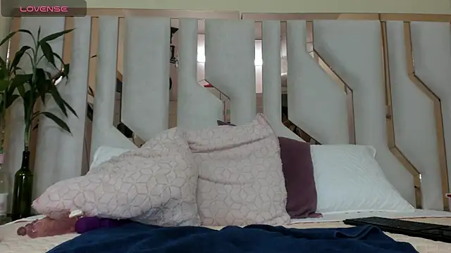 TifanyChill online show from January 28, 2025, 2:32 am