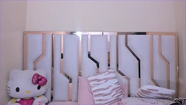 TifanyChill online show from October 5, 2025, 5:33 pm