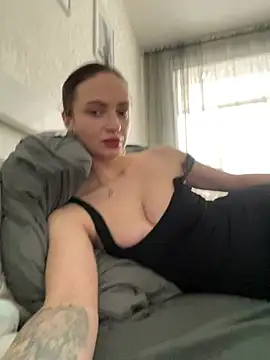 Kristis43 online show from February 21, 2026, 7:42 am