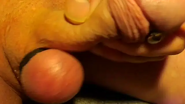 Snapshot of TheHardone_29 chatting on December 18, 2025, 4:07 am TheHardone 29 online show from December 18, 2025, 4:07 am