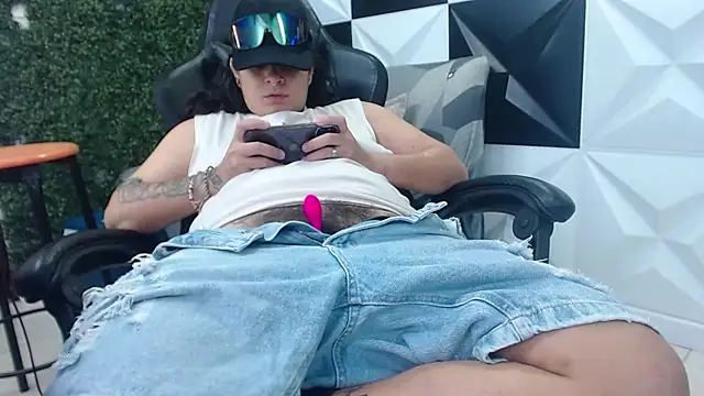 snowflake xxx online show from March 18, 2025, 10:15 pm