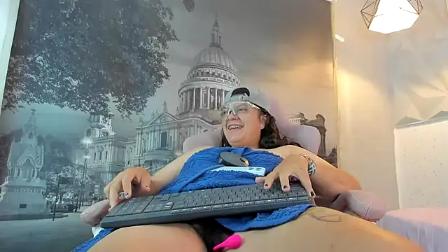 snowflake xxx online show from October 8, 2025, 2:36 pm