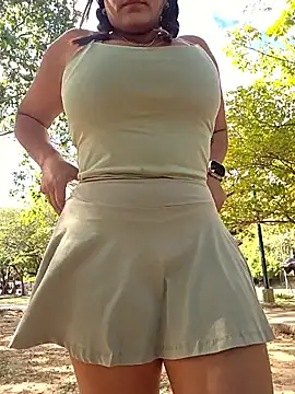 camiysebas21 online show from December 18, 2025, 7:09 pm