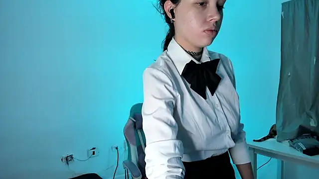 WandaDoll online show from March 14, 2025, 11:45 am