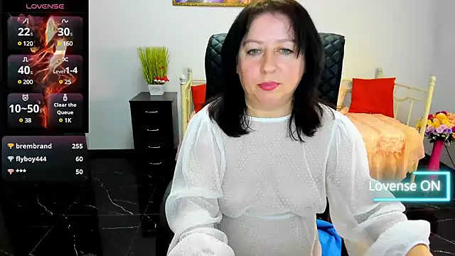 Julia Dean online show from March 4, 2025, 1:17 pm