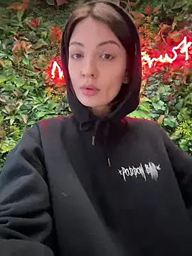 BabeRainbow online show from December 12, 2024, 9:51 am