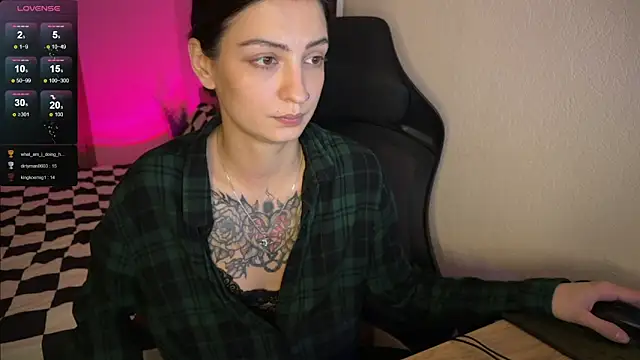 BabeRainbow online show from January 2, 2025, 6:45 pm