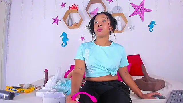 Tanissha curly online show from September 18, 2025, 11:45 am