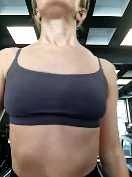 Miss    Mia  online show from February 12, 2025, 11:51 am