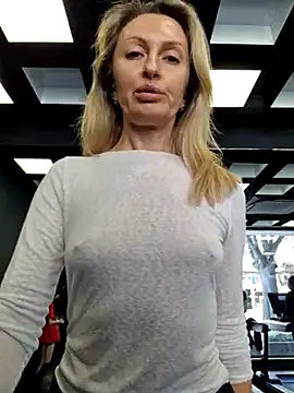 Miss    Mia  online show from February 23, 2025, 11:33 am