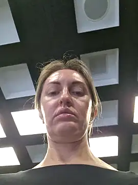 Miss    Mia  online show from February 21, 2026, 9:43 am