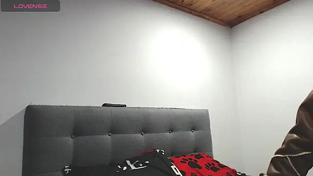 MagicStephany  online show from February 14, 2026, 1:13 am