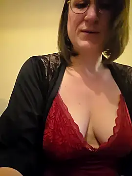 minierose online show from February 27, 2025, 7:12 am