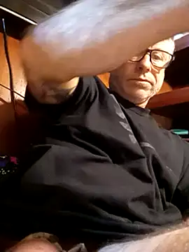 Pcsammy73 online show from January 22, 2025, 1:42 am