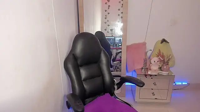 Snapshot of hellensexy chatting on January 16, 2025, 11:48 pm hellensexy online show from January 16, 2025, 11:48 pm