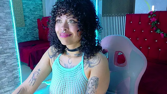 miahernadez303av online show from April 7, 2026, 3:18 am