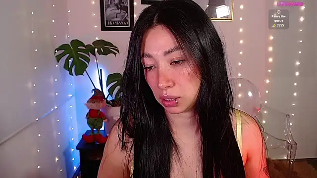 lilyy evanss online show from December 12, 2024, 11:03 pm