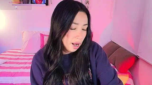 lilyy evanss online show from February 27, 2026, 11:49 pm