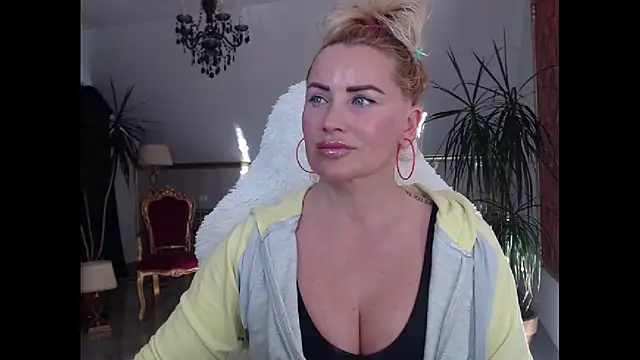 eyesangel22 online show from January 29, 2025, 9:23 am