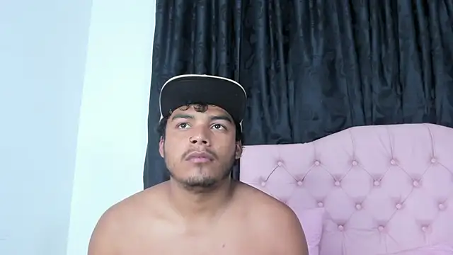 Snapshot of Applehot_LRR chatting on February 7, 2025, 8:22 am Applehot LRR online show from February 7, 2025, 8:22 am