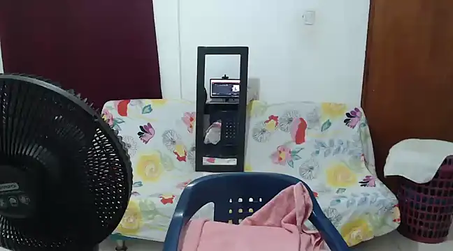 luz stella online show from December 14, 2024, 9:02 pm