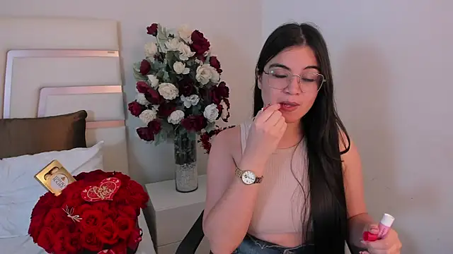 CamilaSofiia online show from February 16, 2025, 1:03 am