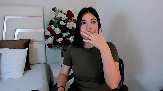 CamilaSofiia online show from February 28, 2025, 7:46 pm