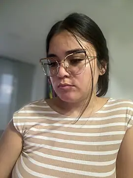 CamilaSofiia online show from June 4, 2026, 10:49 pm