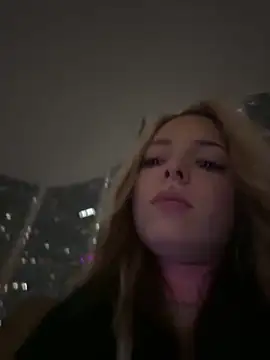 LoraaDoll online show from December 19, 2025, 3:19 pm