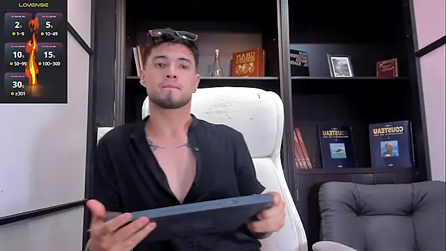 EdwardRoss  online show from March 7, 2025, 10:54 pm