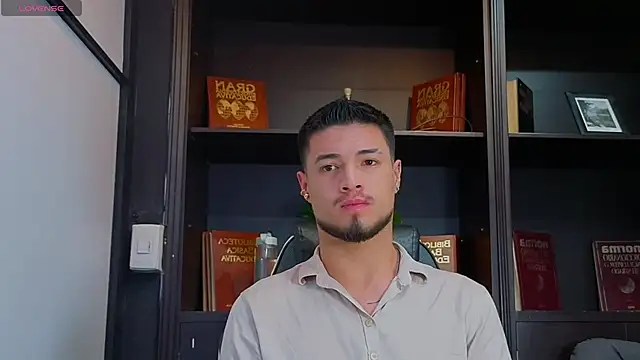 EdwardRoss  online show from September 23, 2025, 8:34 pm