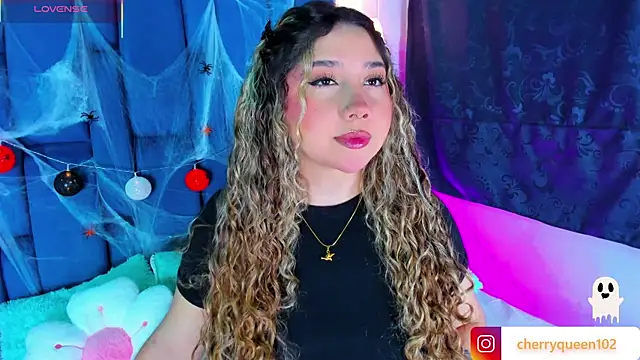 Cherryyquen online show from October 17, 2025, 7:49 pm