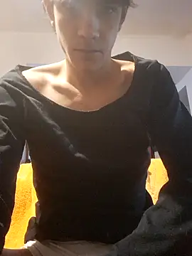 Snapshot of LYZBORNHD chatting on October 13, 2025, 9:48 pm LYZBORNHD online show from October 13, 2025, 9:48 pm