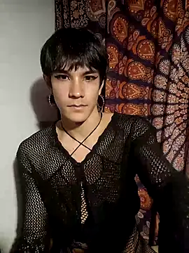 Snapshot of LYZBORNHD chatting on March 3, 2026, 11:21 pm LYZBORNHD online show from March 3, 2026, 11:21 pm