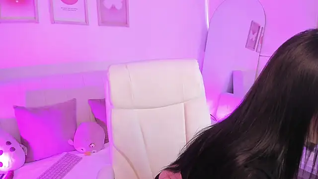 Steff London online show from February 2, 2025, 7:46 pm